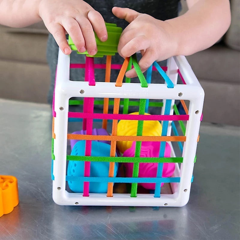 Cubo Mágico Sensorial: Aventura de Encajes y Sonidos